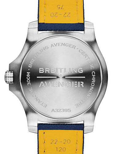 Breitling Avenger Automatic GMT 45 A32395101C1X1